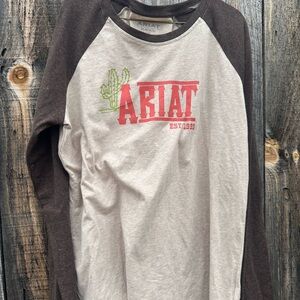 Ladies Ariat 3/4 length top. Size Large never worn.